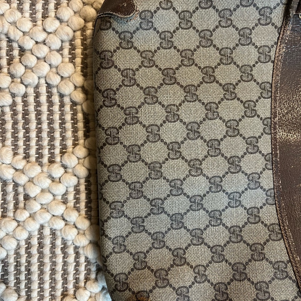 Gucci Monogram Crossbody Bag with Green and Red Strap - Picture 6 of 7